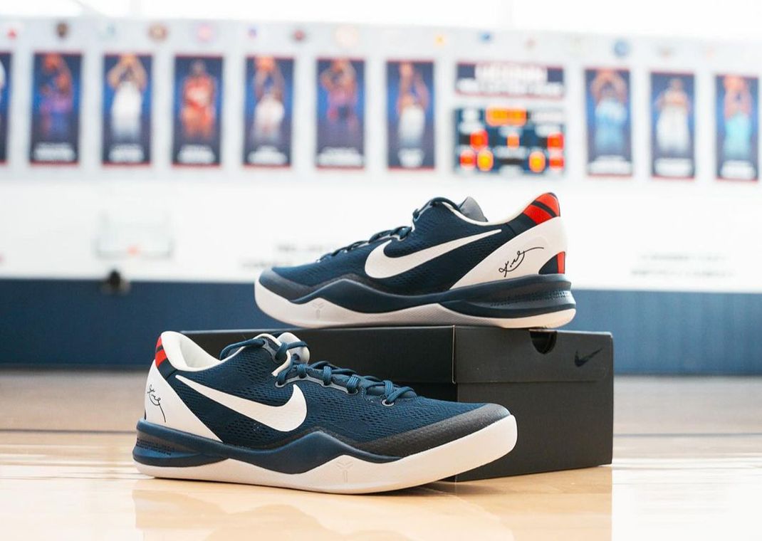 Kobe bryant shoes blue deals