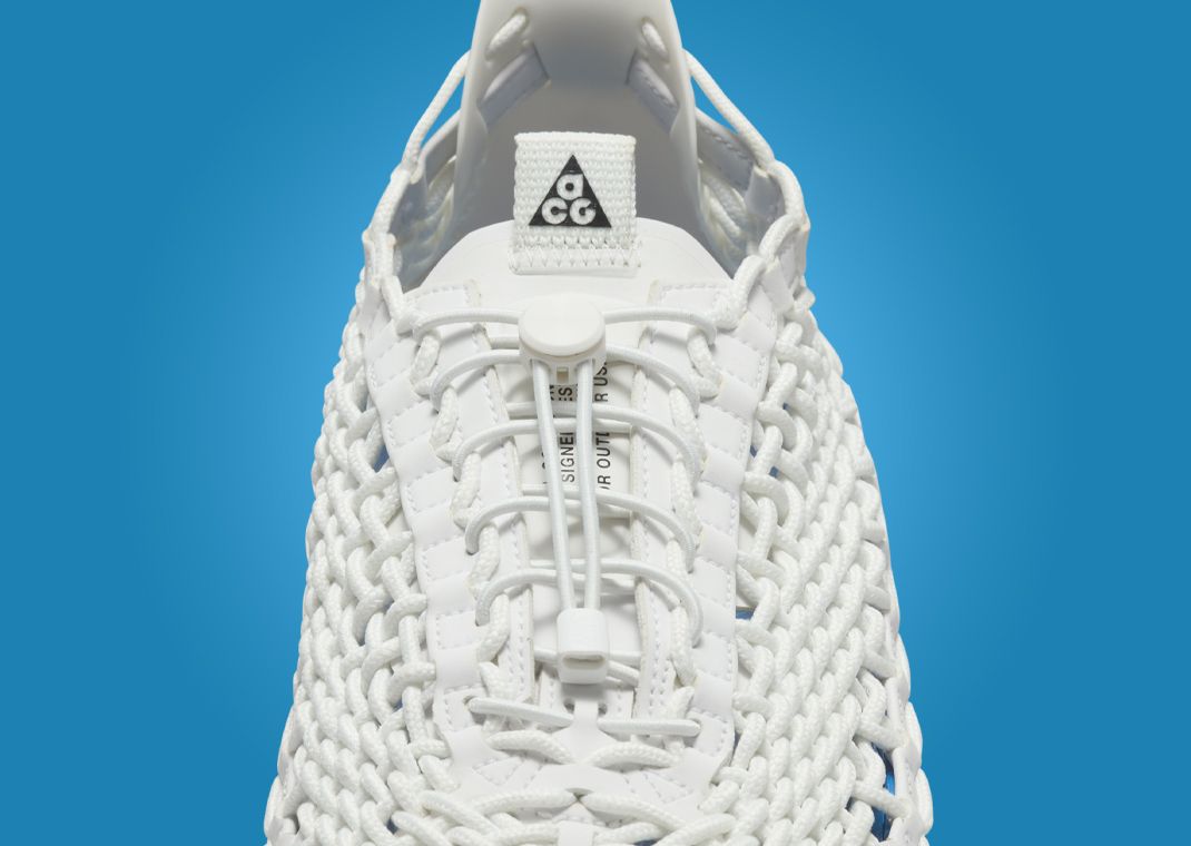 Nike ACG Watercat+ Summit White Light Photo Blue Lacing System