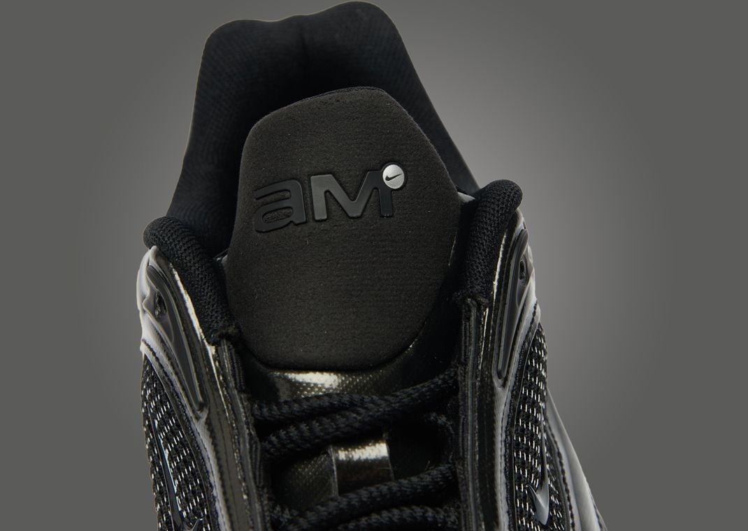 Nike Air Max Muse Triple Black (W)