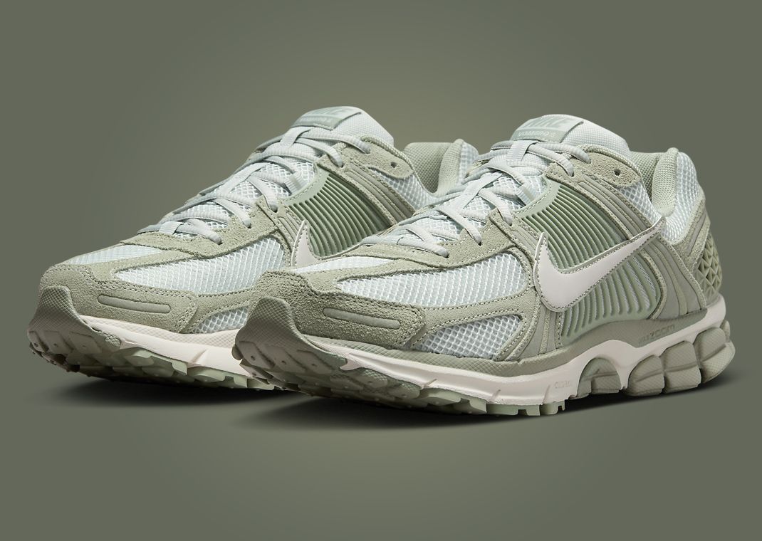 Nike Zoom Vomero 5 Jade Horizon Angle
