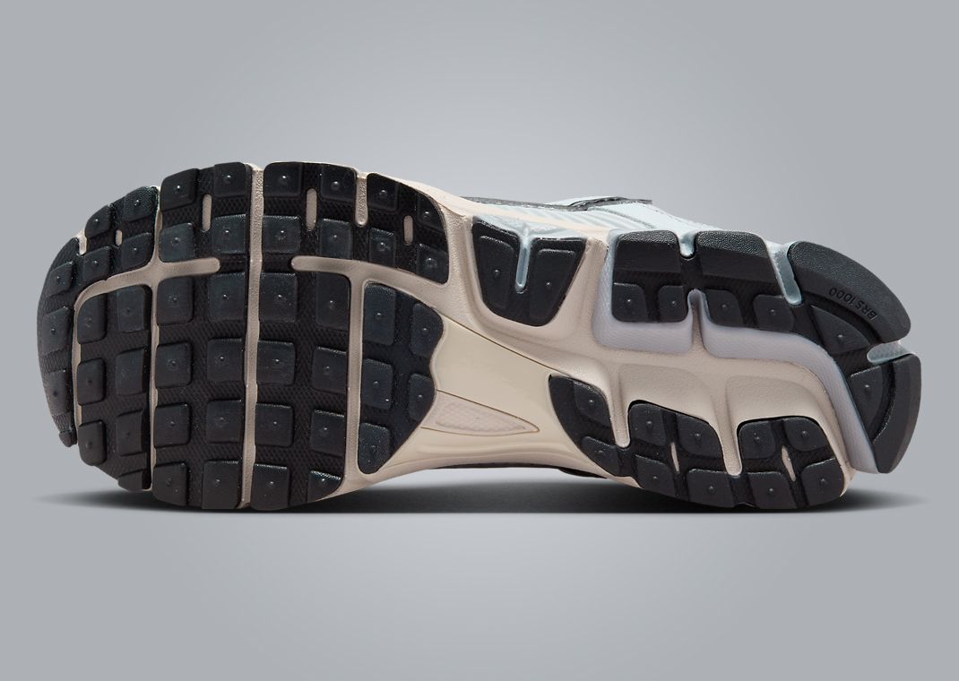 Nike Zoom Vomero 5 Pure Platinum Light Orewood Brown (W) Outsole