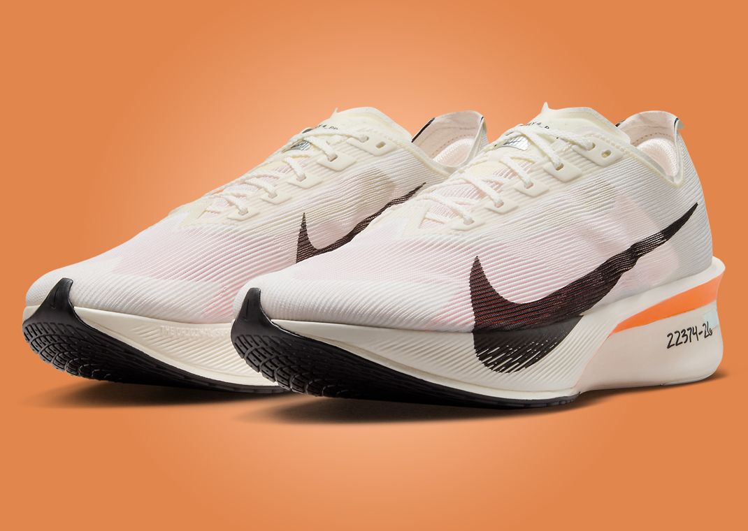 NIKE - 最新カラー【新品未使用タグ箱付】NIKE ヴェイパーフライ