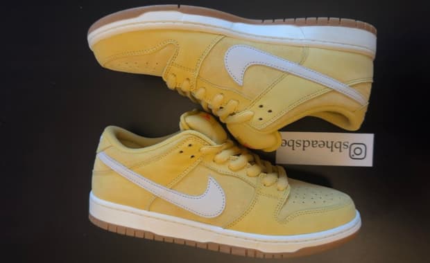 Nike SB Dunk Low Saturn Gold