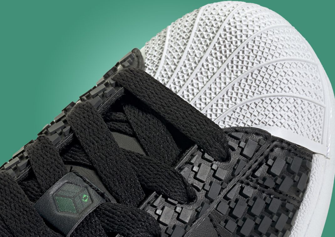 Minecraft x adidas Superstar Obsidian (GS) Toe