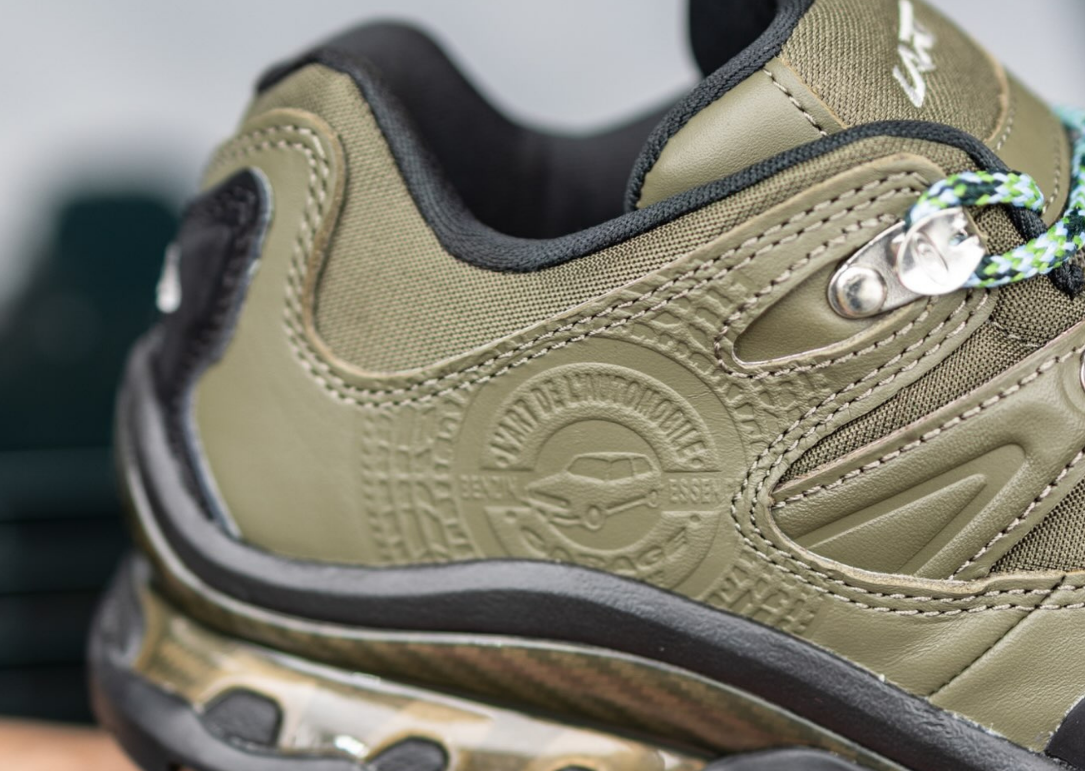 L’Art de L’Automobile x Salomon XT-Quest 2