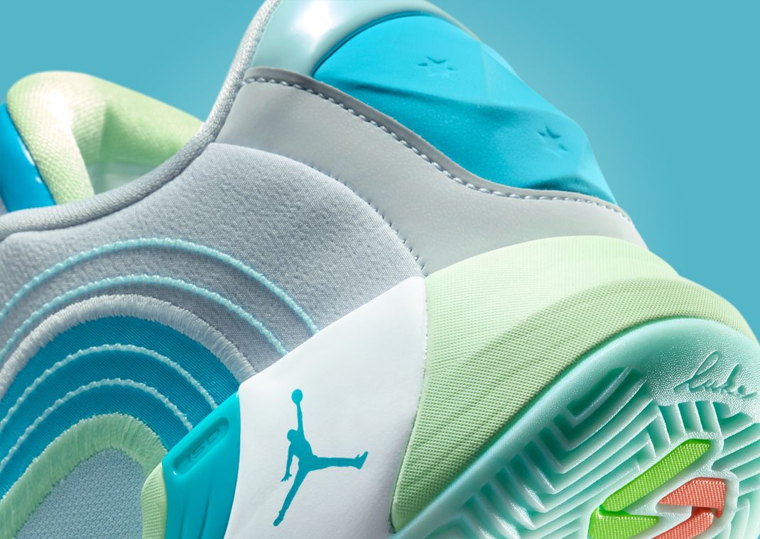 Jordan Luka 4 Football Grey Laser Blue Heel