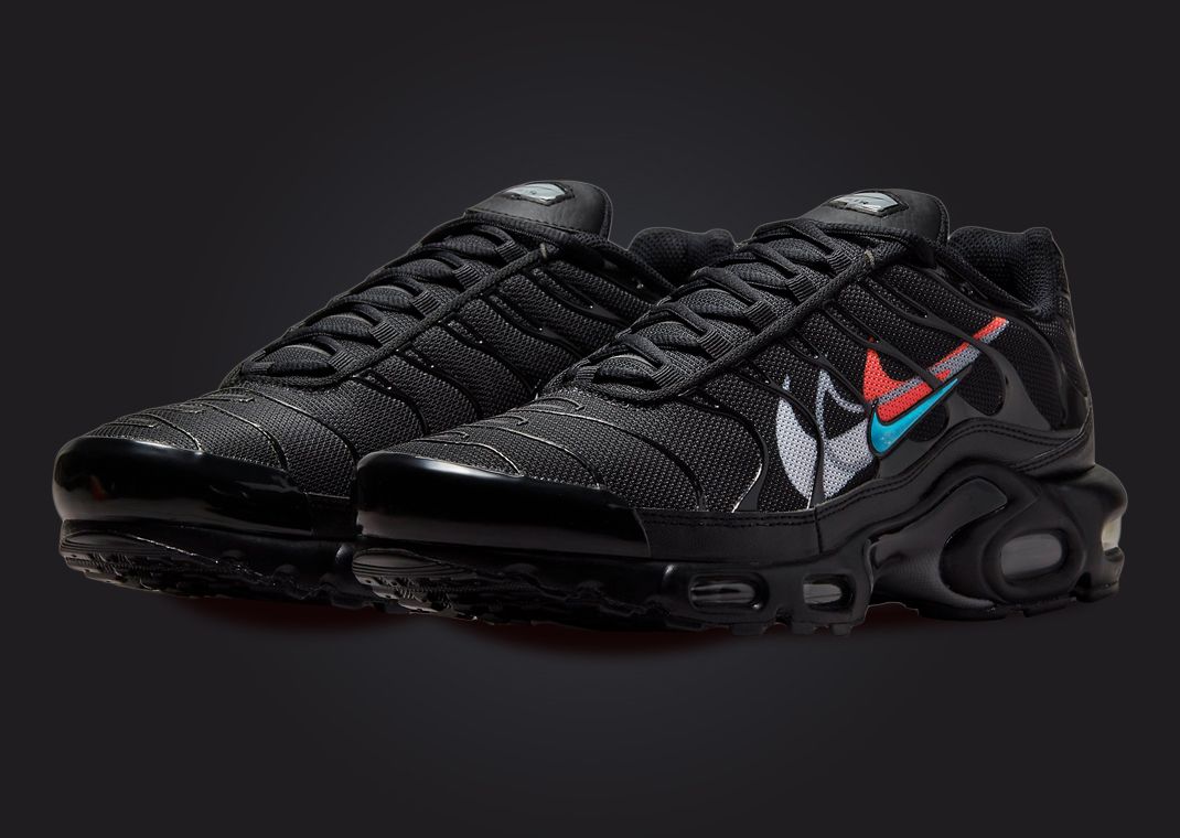 Nike Air Max Plus Quadruple Swoosh Black