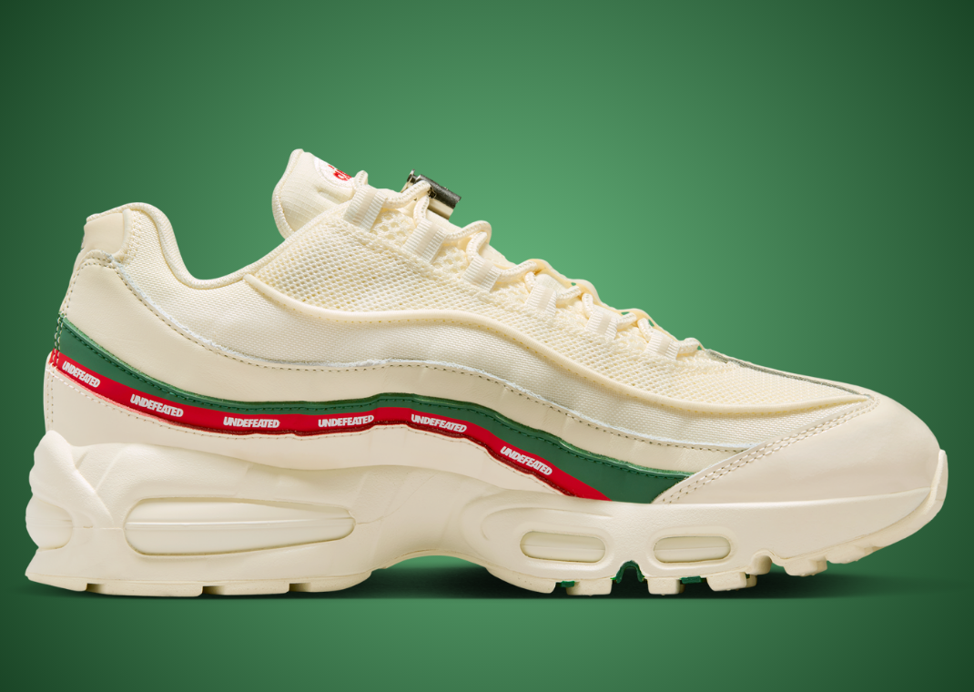 Undefeated x Nike Air Max 95 OG Big Bubble Sail Gorge Green Medial