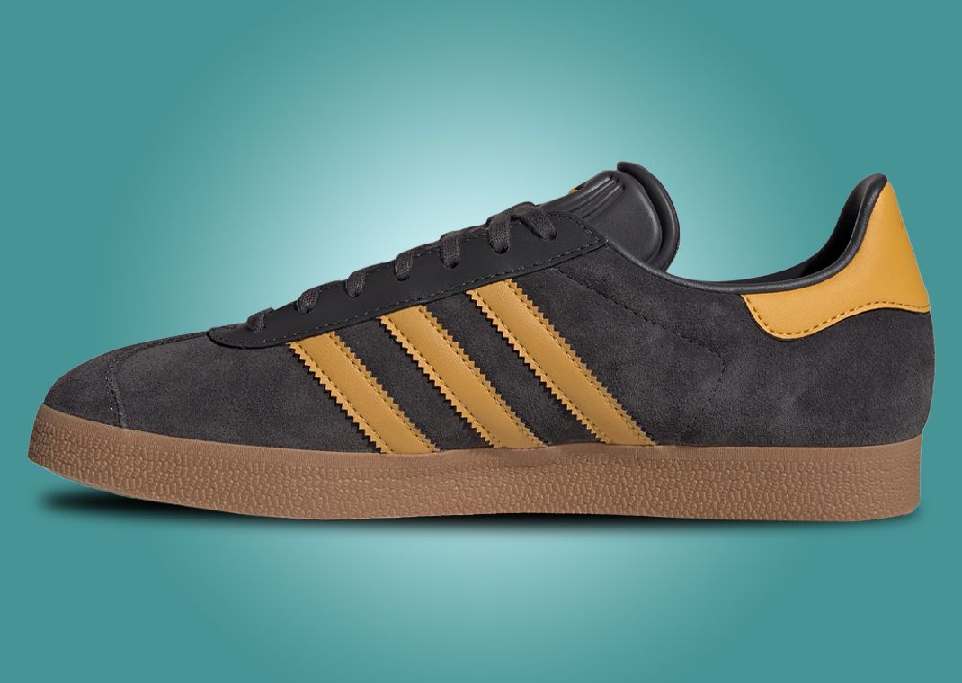 Manchester United x adidas Gazelle Third Kit Medial
