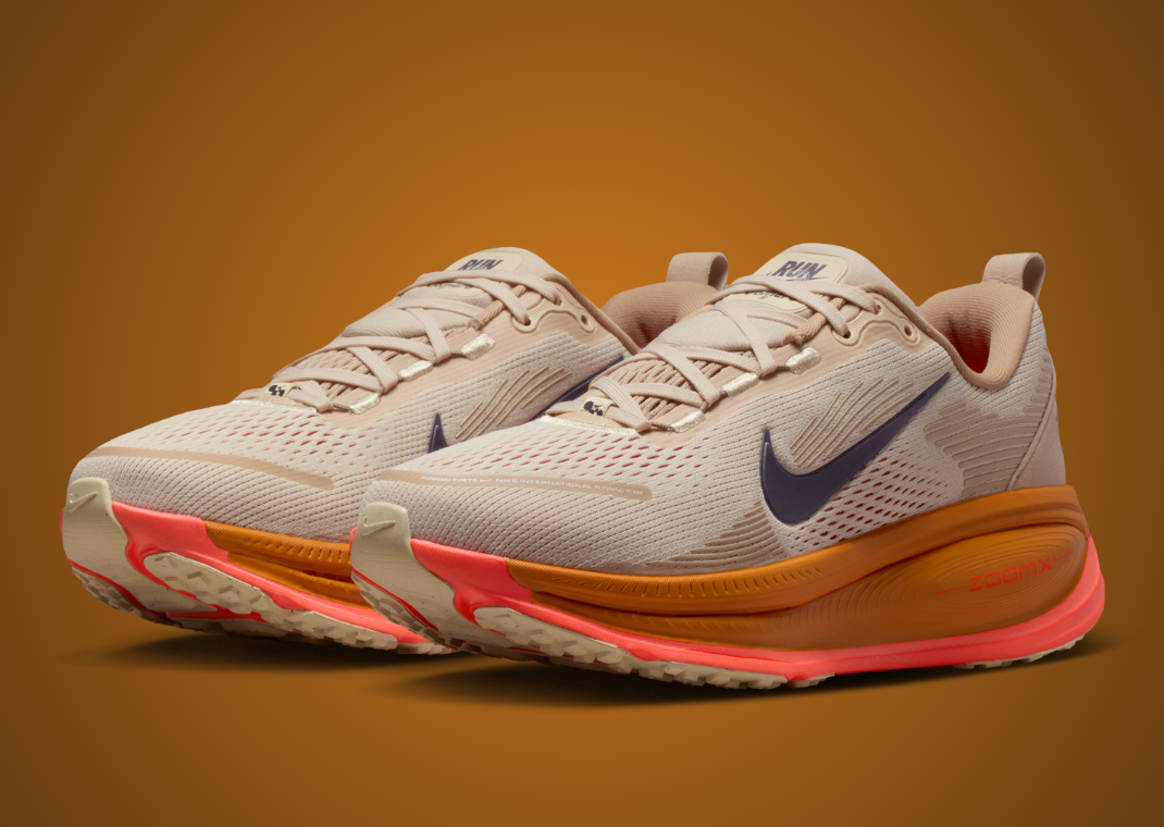 Nike Vomero 18 Running Poets - Angle