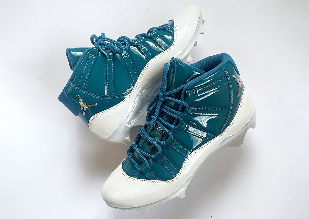 Jalen Hurts' Air Jordan 11 Retro Eagles PE