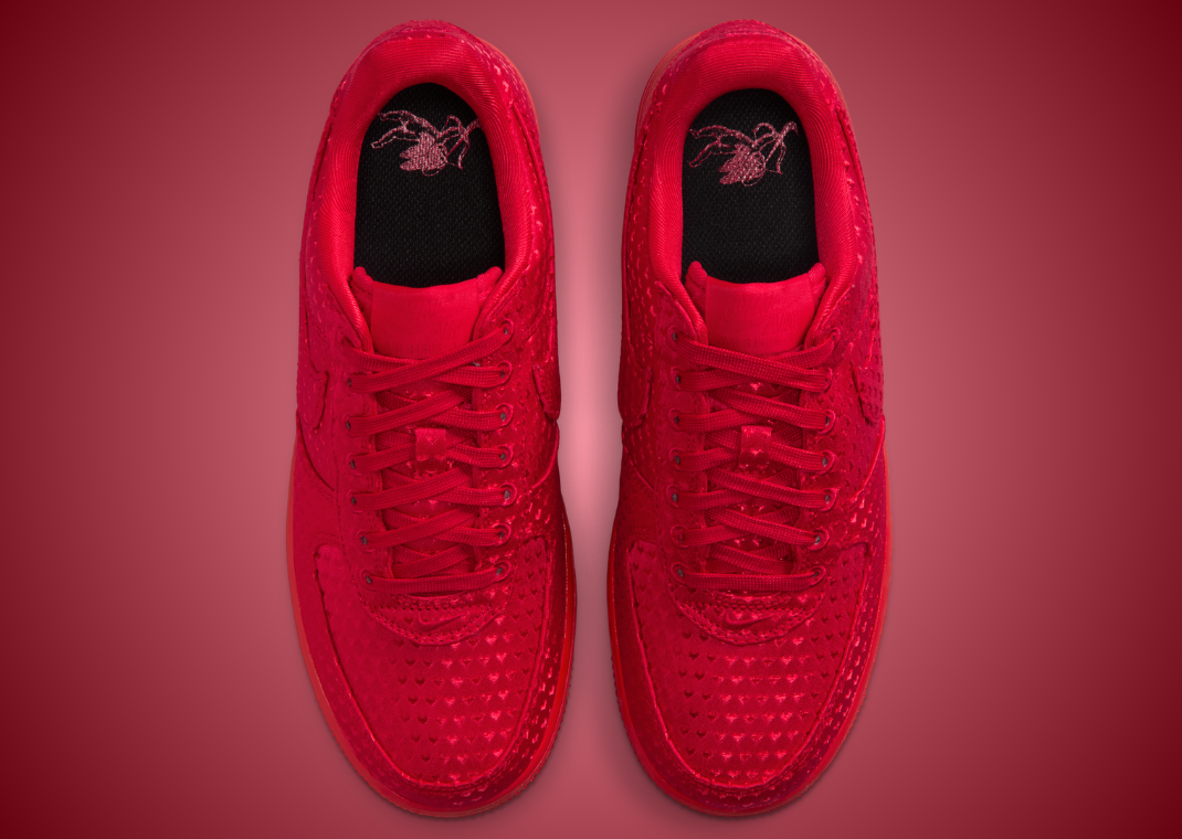 Nike Air Force 1 Low Valentine's Day University Red Top