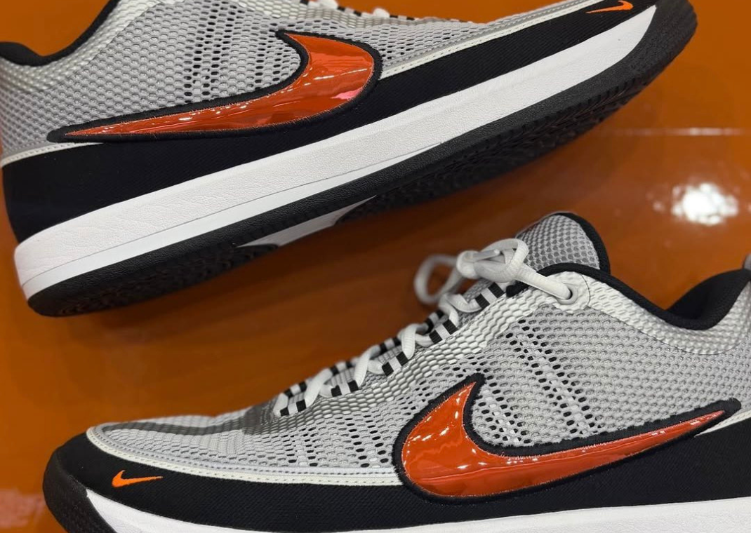Nike Book 2 Spiridon Orange