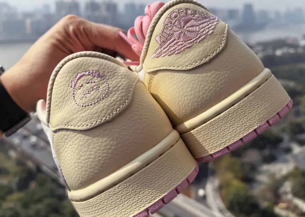 Travis Scott x Air Jordan 1 Muslin Shy Pink