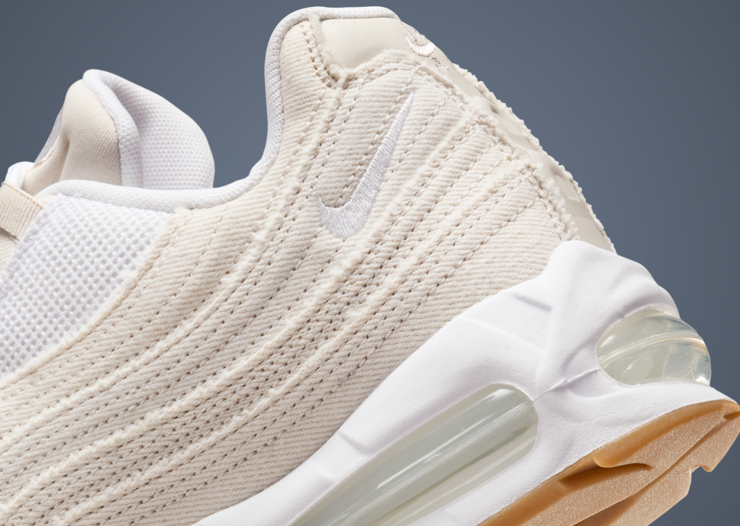 Levi’s x Nike Air Max 95 OG Light Orewood Brown Heel Detail