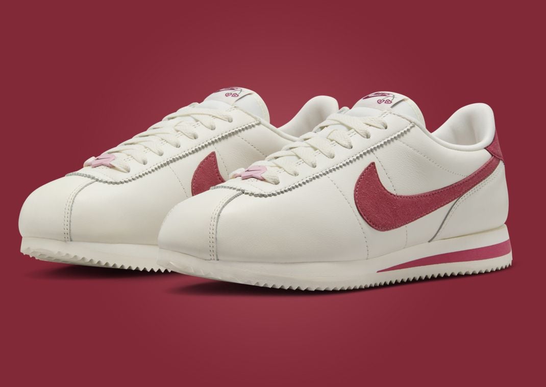 Nike Cortez SE Valentine's Day (W) Angle