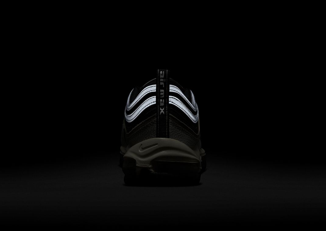 nike air max 97 black with white stripe