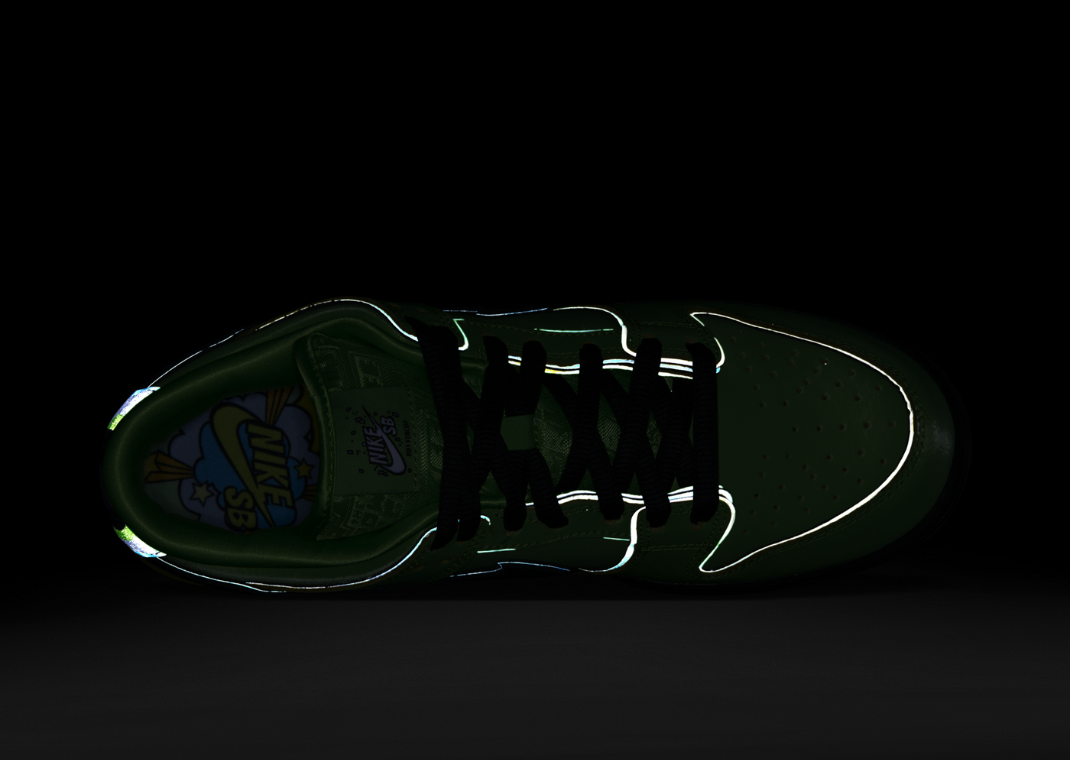 The Powerpuff Girls x Nike SB Dunk Low Pro QS Buttercup 3M Top