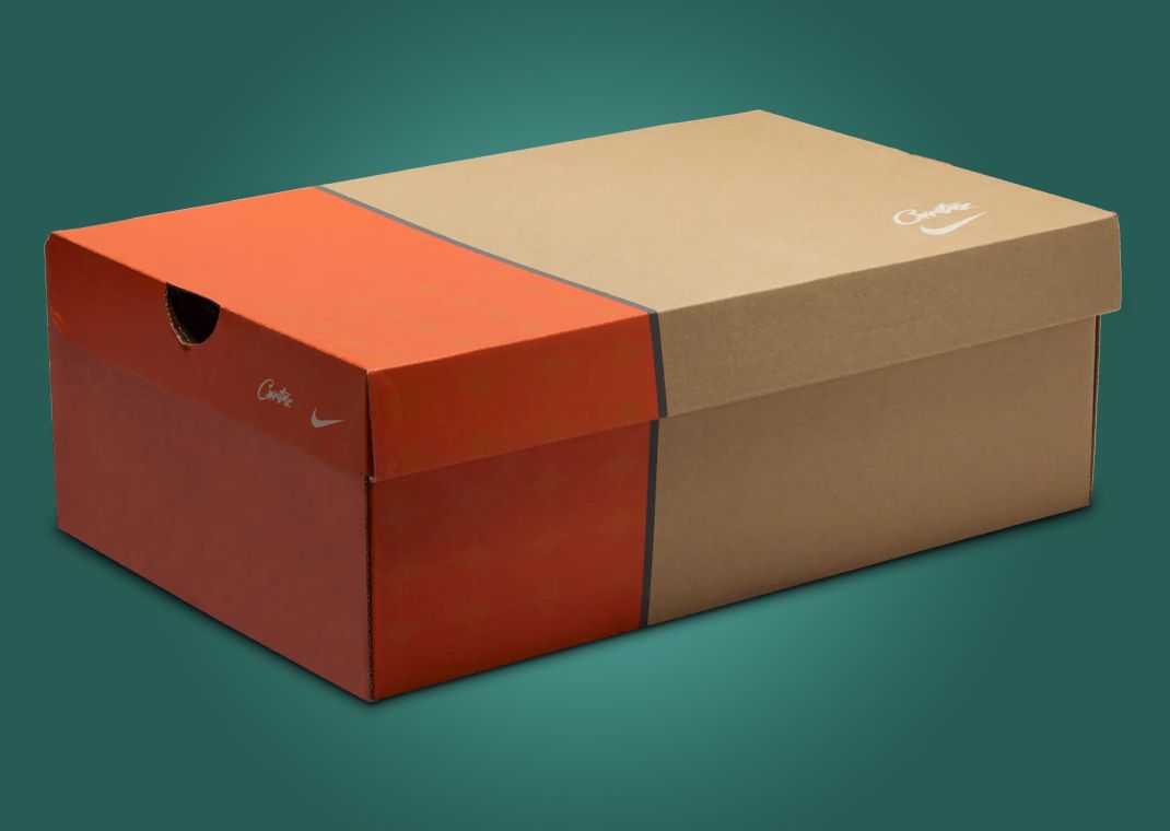 Corteiz x Nike Air Trainer Huarache Light Bone Heel Packaging CLosed