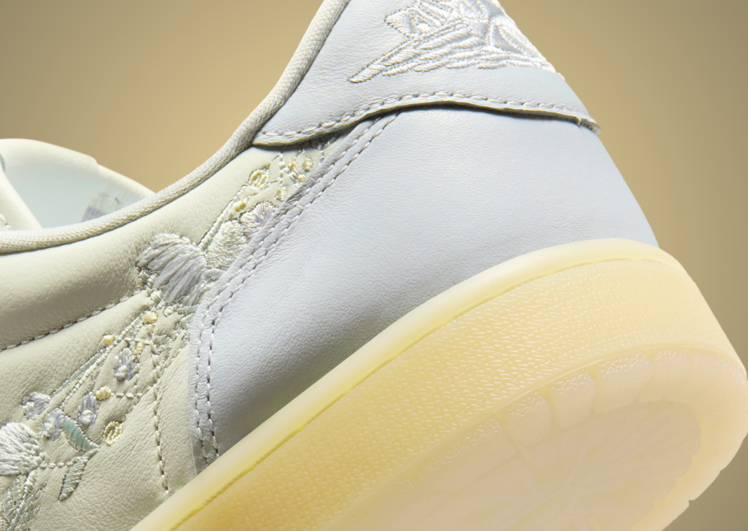 Air Jordan 1 Retro Low OG Floral Swoosh - Heel Detail