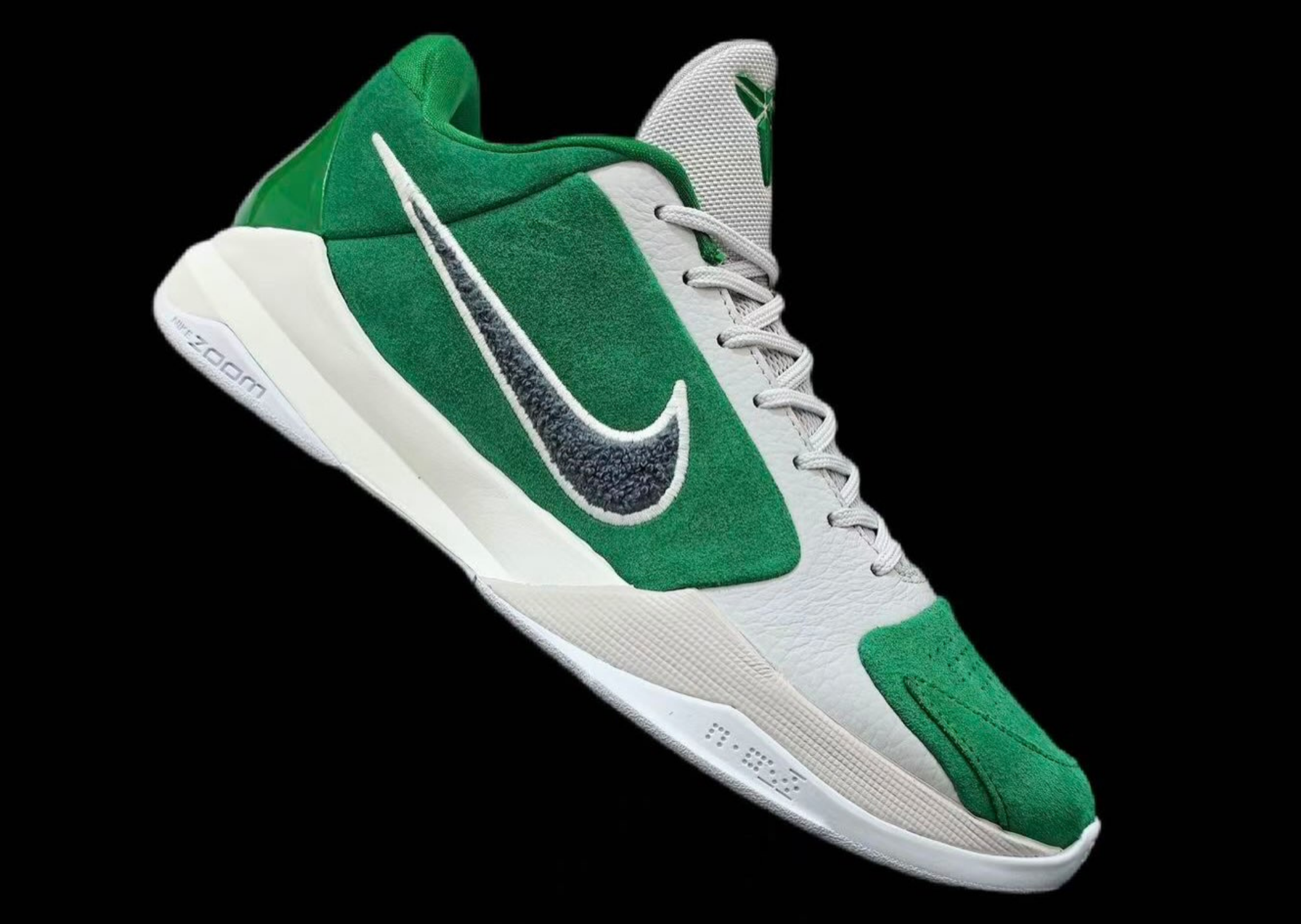 Nike Kobe 5 Protro Eagles - Angle