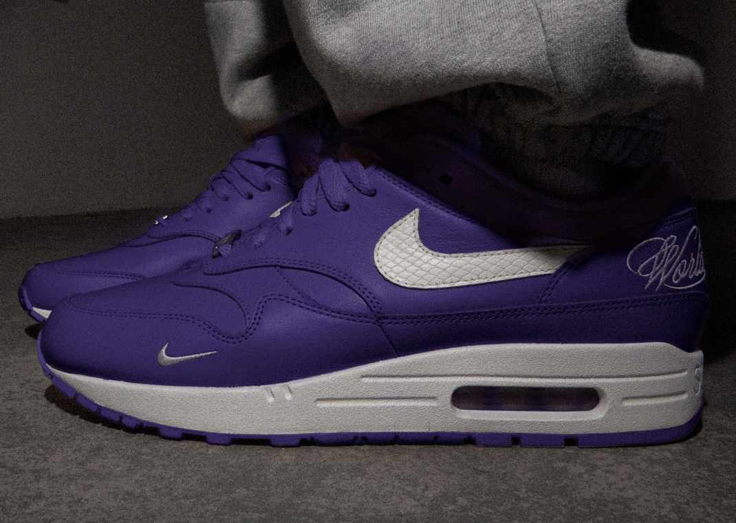 Supreme x Nike Air Max 1 '87 SP Varsity Purple On Foot