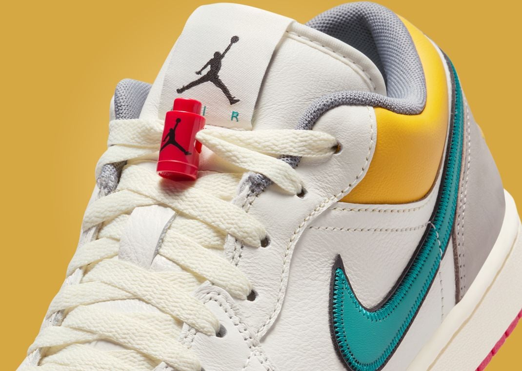 Air Jordan 1 Low Lace Toggle