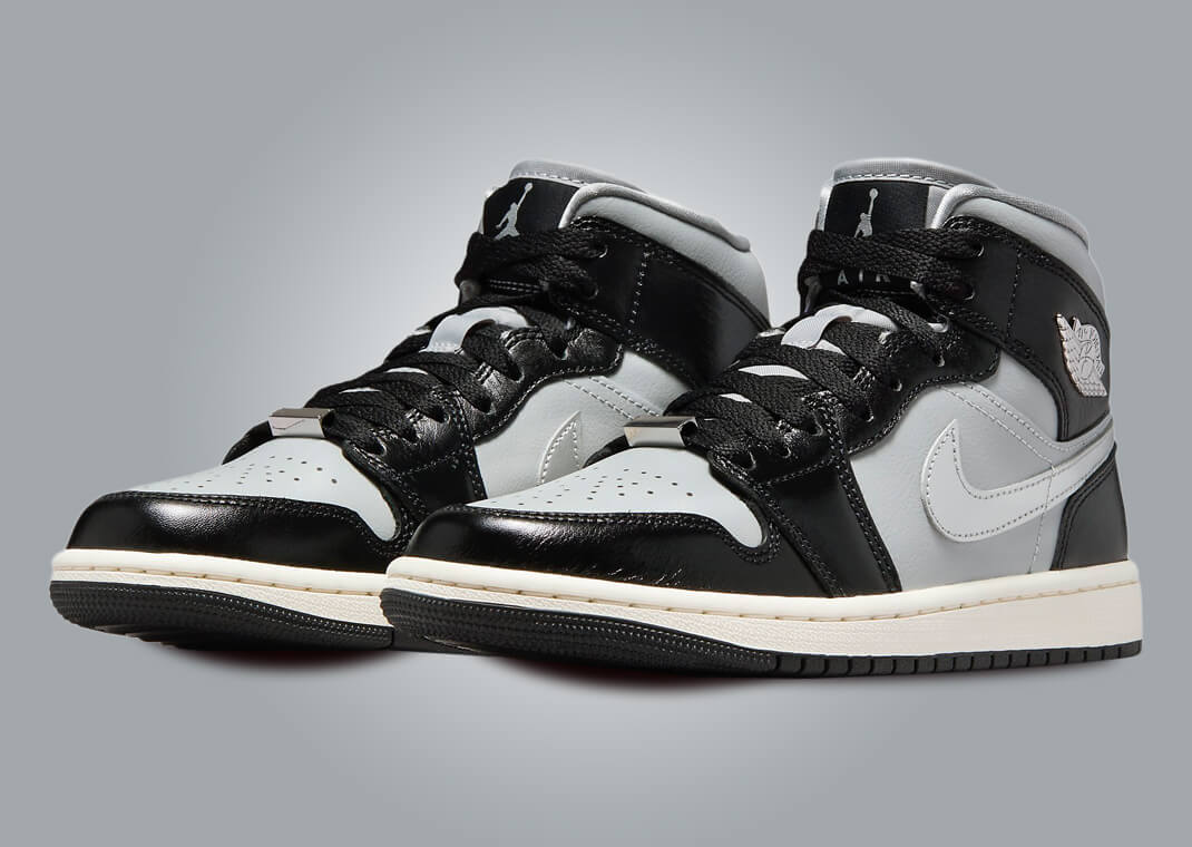 Air Jordan 1 Mid SE Black Chrome (W)