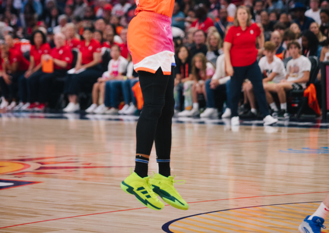 Nneka Ogwumike in the adidas Exhibit Select 2.0 Volt