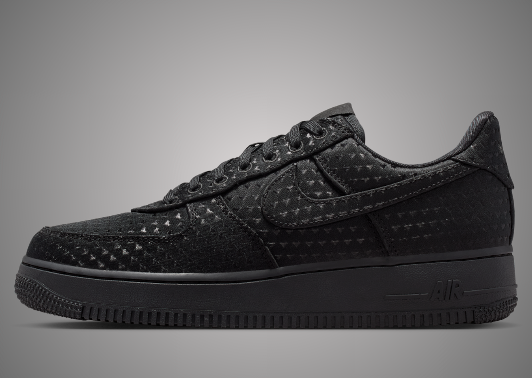 Nike Air Force 1 Low Valentine's Day Triple Black - Lateral