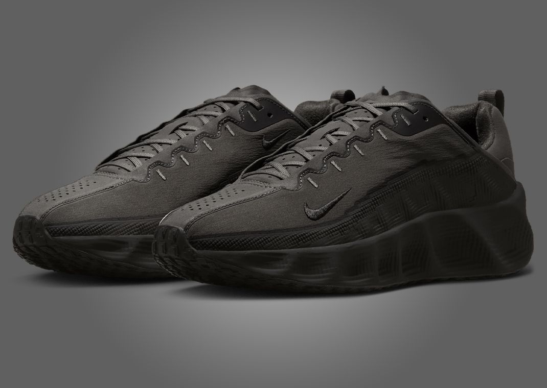 Hyein Seo × Nike Ava Rover black 27.5 Nike Ava Rover x HYEIN SEO This black colourway nods to