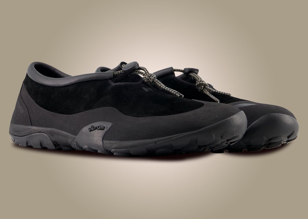 New Balance Tokyo Design Studio MT10T Black Angle