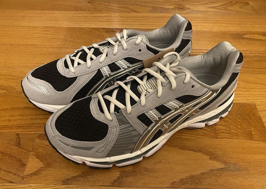Kith x Asics Gel-Kayano 12.1 Peat Cream Angle