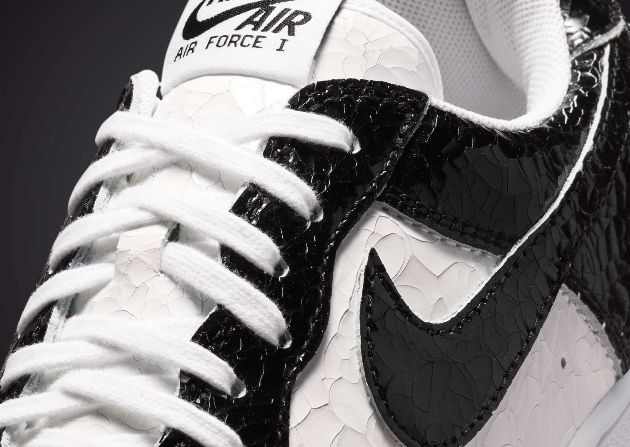 Nike Air Force 1 '01 Cracked Leather Black