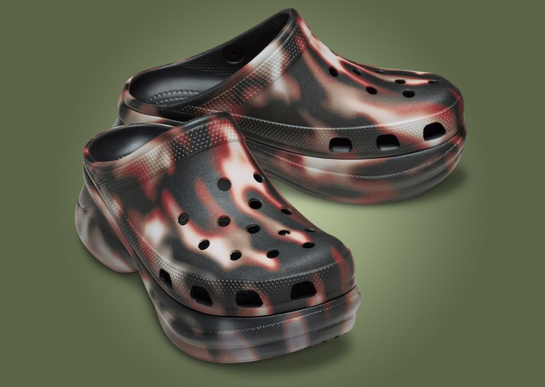 Mowalola x Crocs Bae Clog Black Angle
