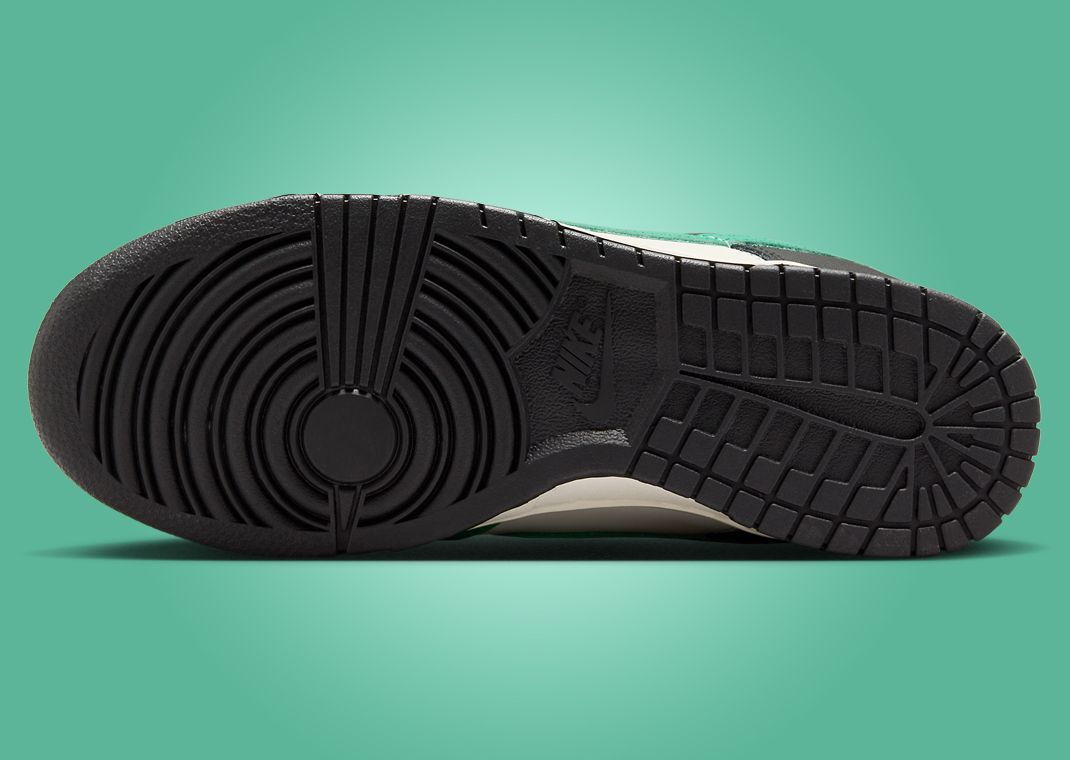 Nike Dunk Low Celtics (W) Outsole