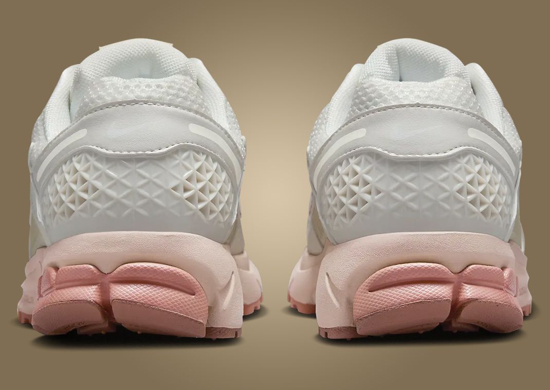 Nike Zoom Vomero 5 Particle Beige Heel
