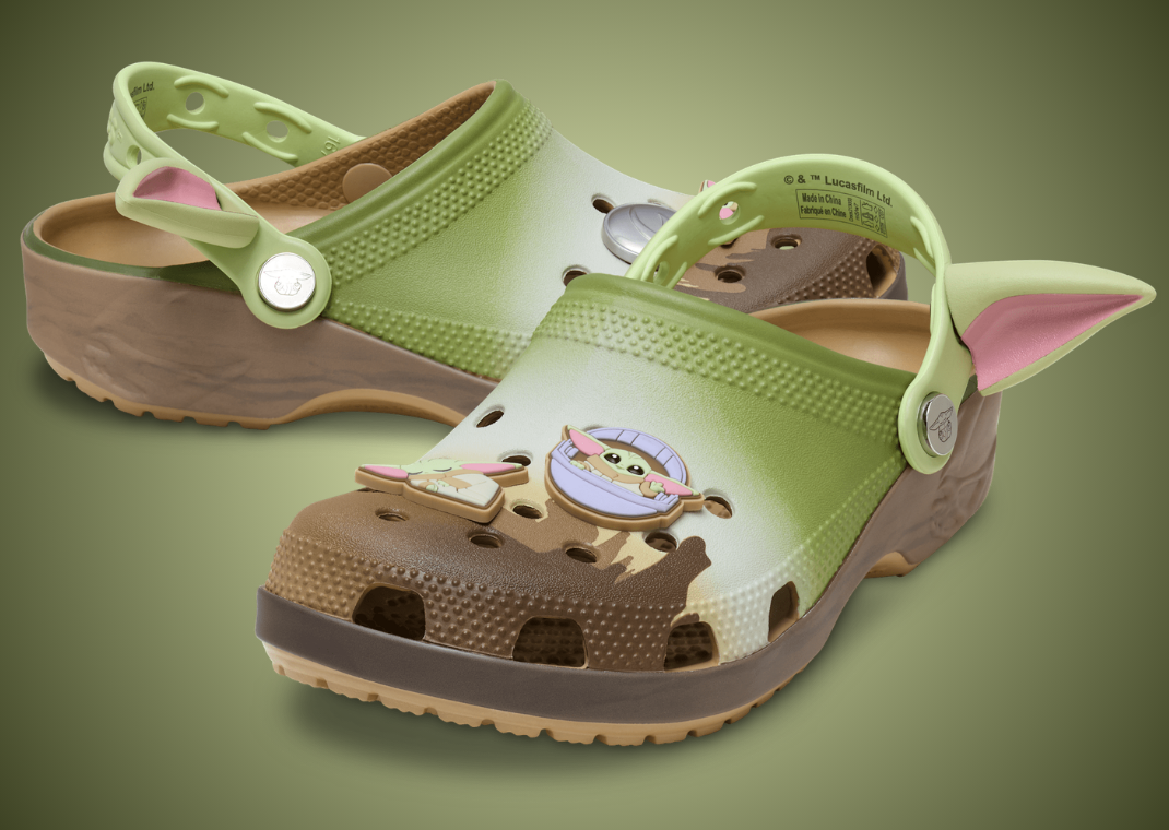 Star Wars x Crocs Classic Clog Grogu - Angle