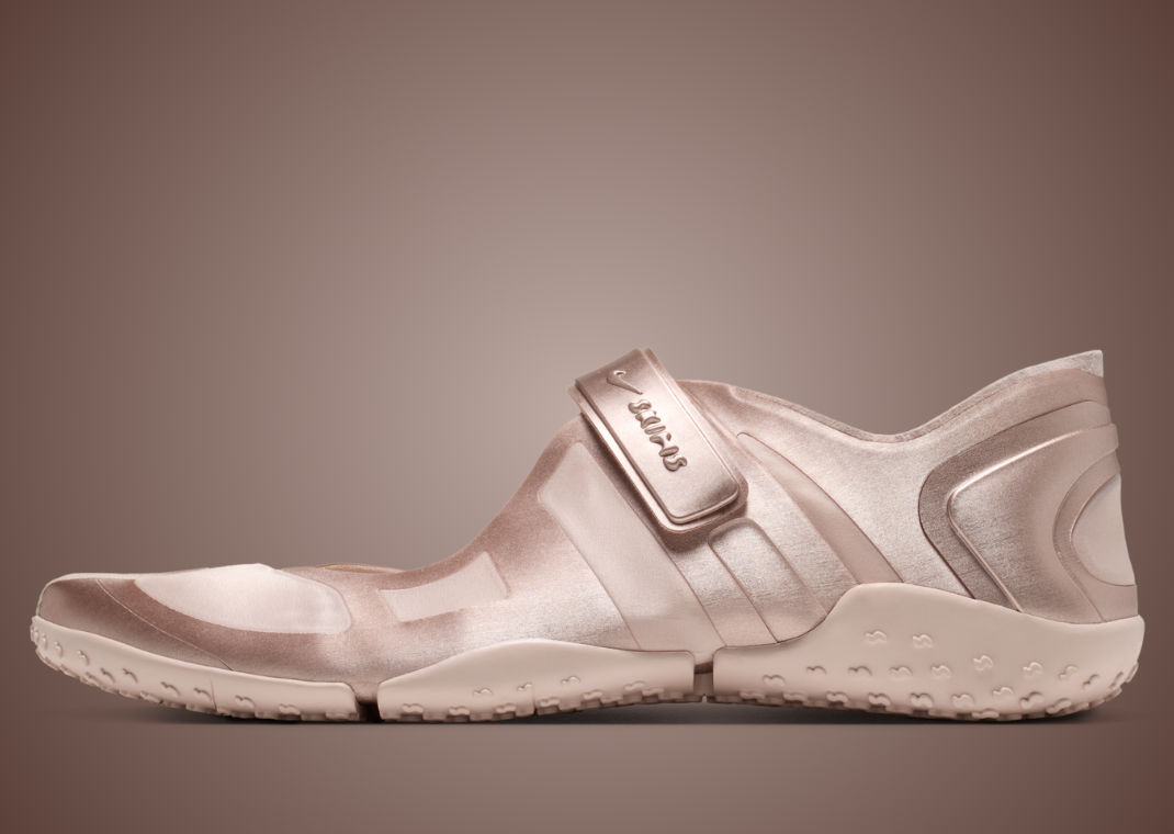 NikeSKIMS Rift Satin Silt Red - Lateral