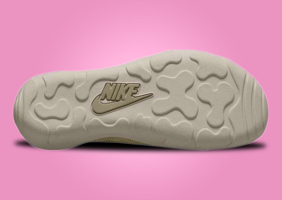 Nike Aqua Turf Light Orewood Brown Desert Khaki (W) Outsole