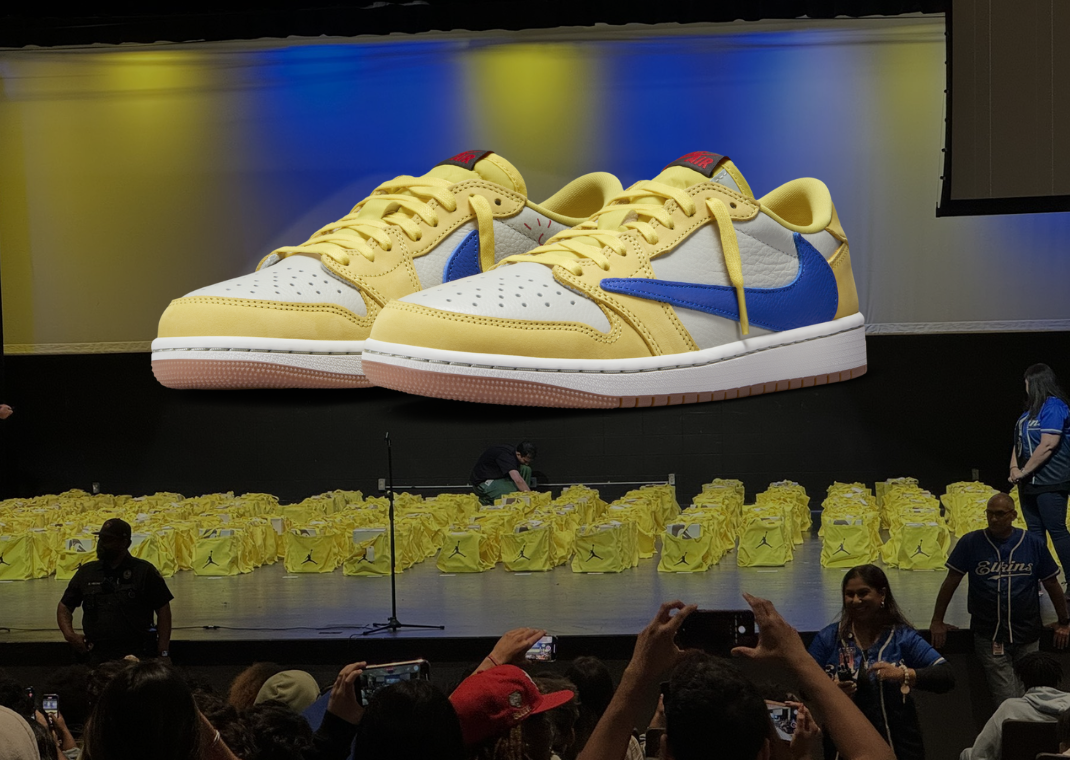 Travis Scott Gifts High School With Unreleased Air Jordan 1 Low