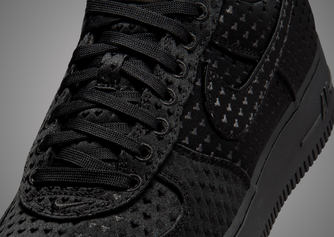 Nike Air Force 1 Low Valentine's Day Triple Black - Detail