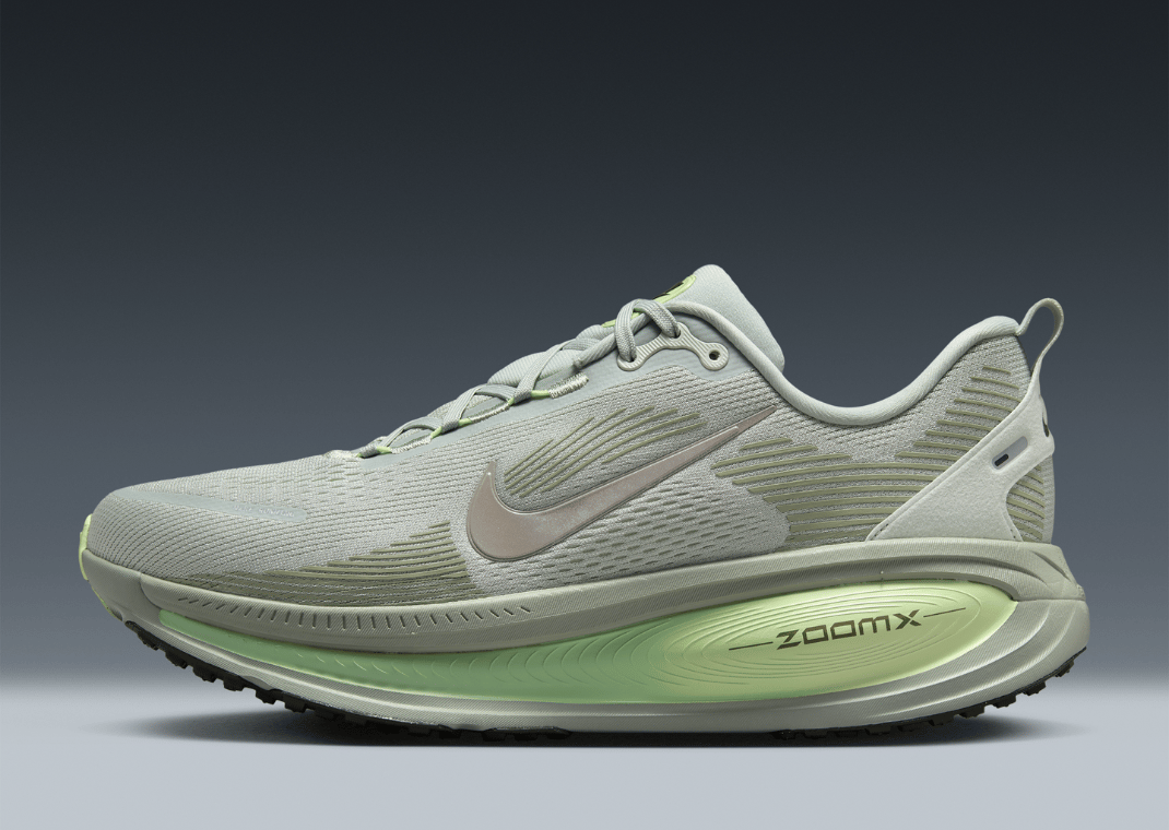 Nike Vomero 18 Light Silver Barely Volt