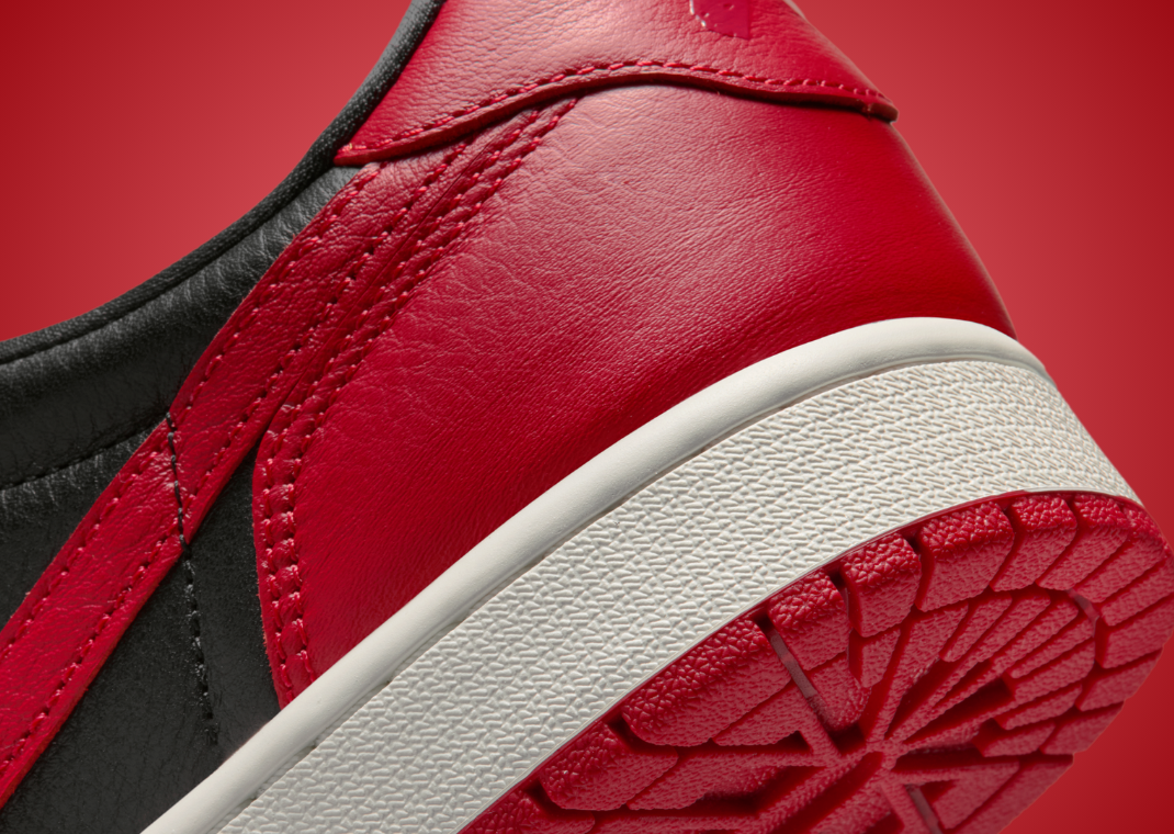 Air Jordan 1 Retro Low OG Banned - Heel Detail