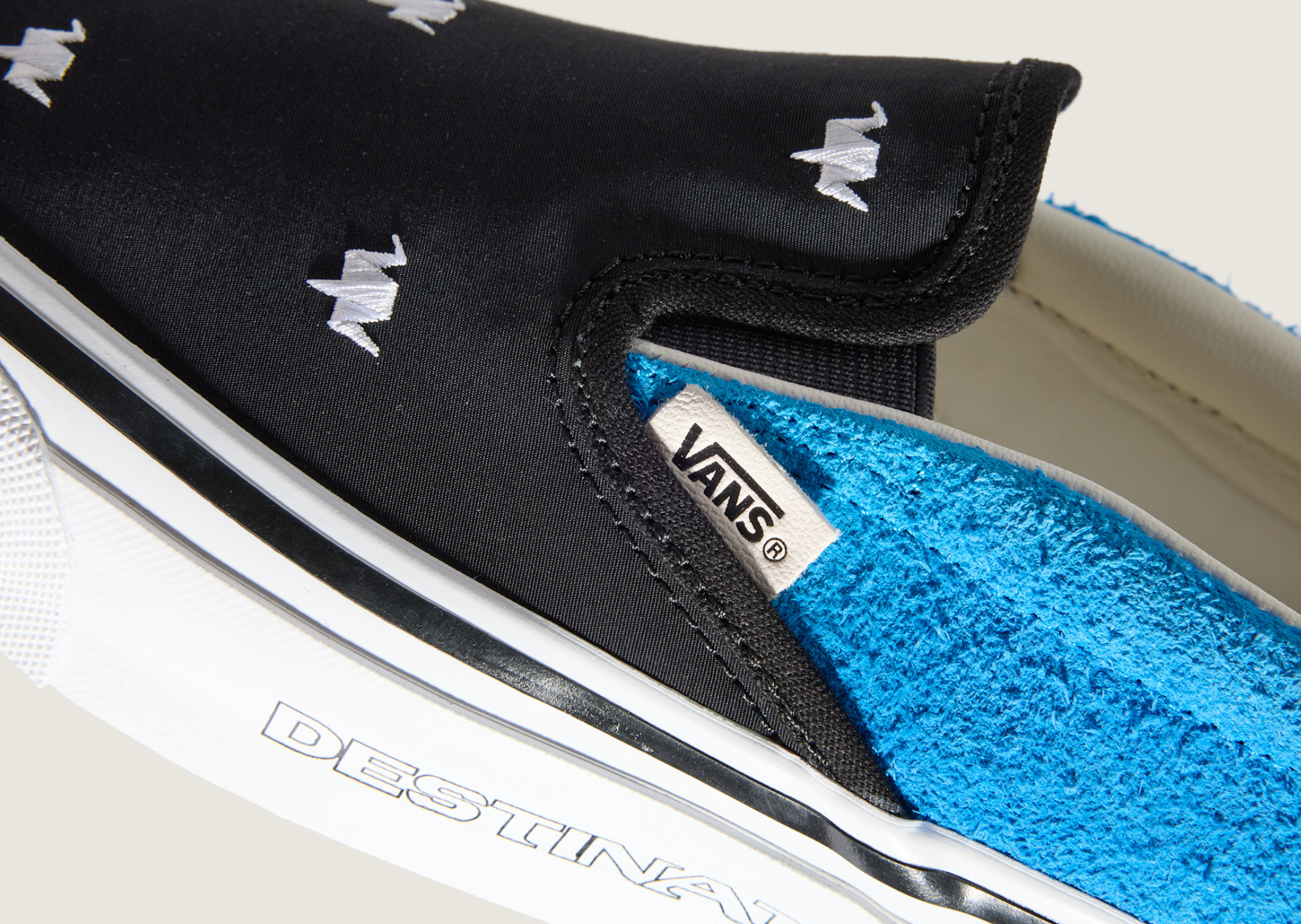Liberaiders x Vans Slip-On Black Bright Azure - Detail