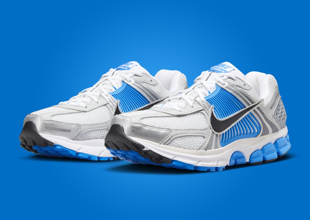 Nike Zoom Vomero 5 Photo Blue Angle