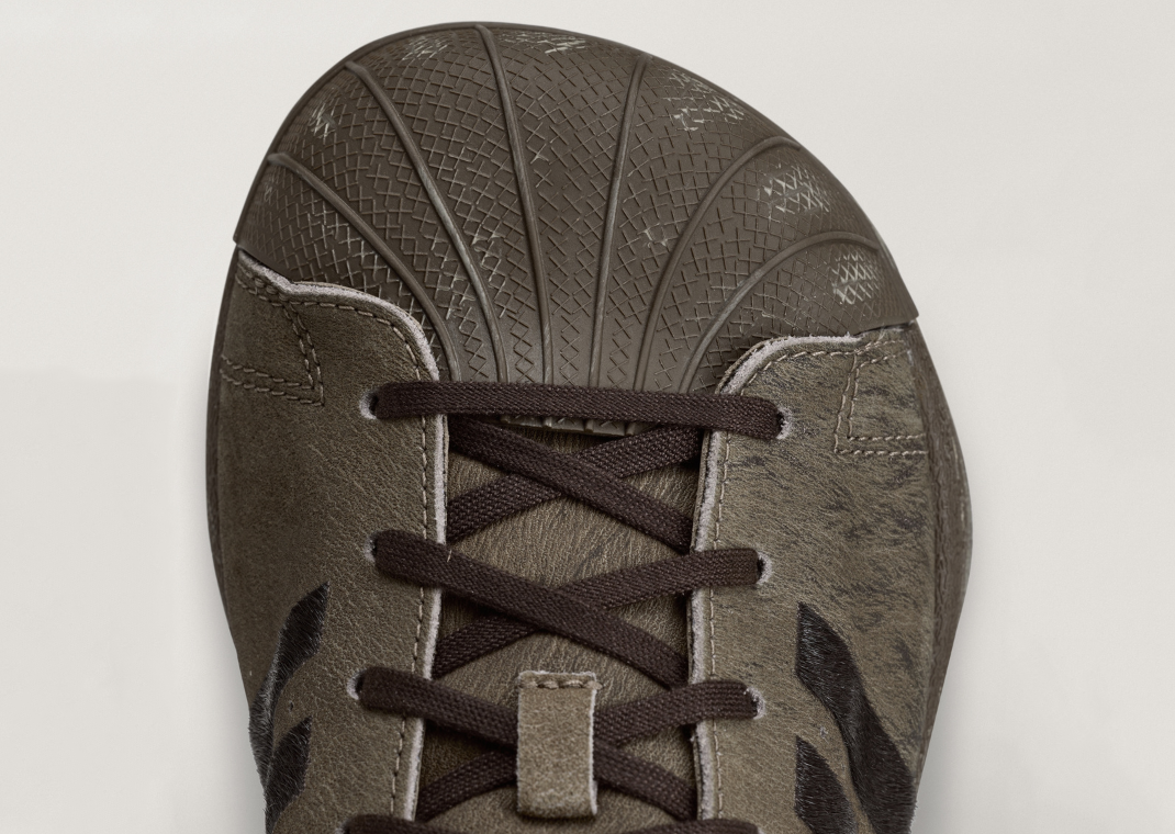 AVAVAV x adidas Shaved Pony Hair Superstar Brown - Detail