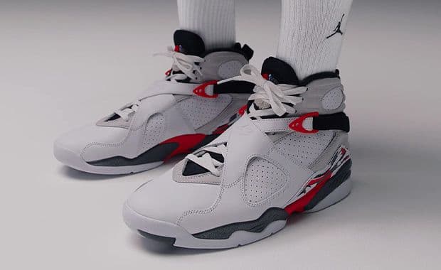 Air Jordan 8 Retro Bugs Bunny