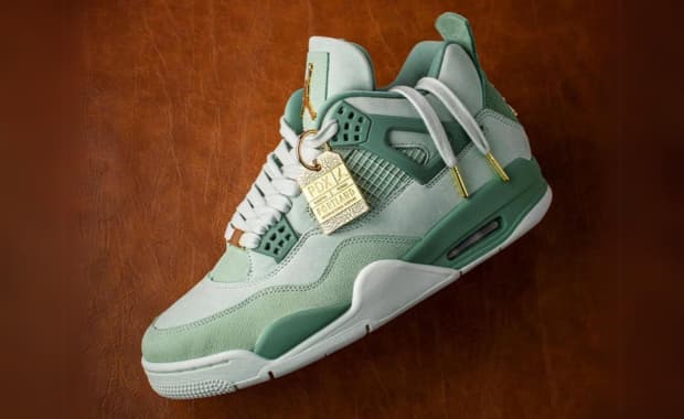Air Jordan 4 First Class WNBA PE