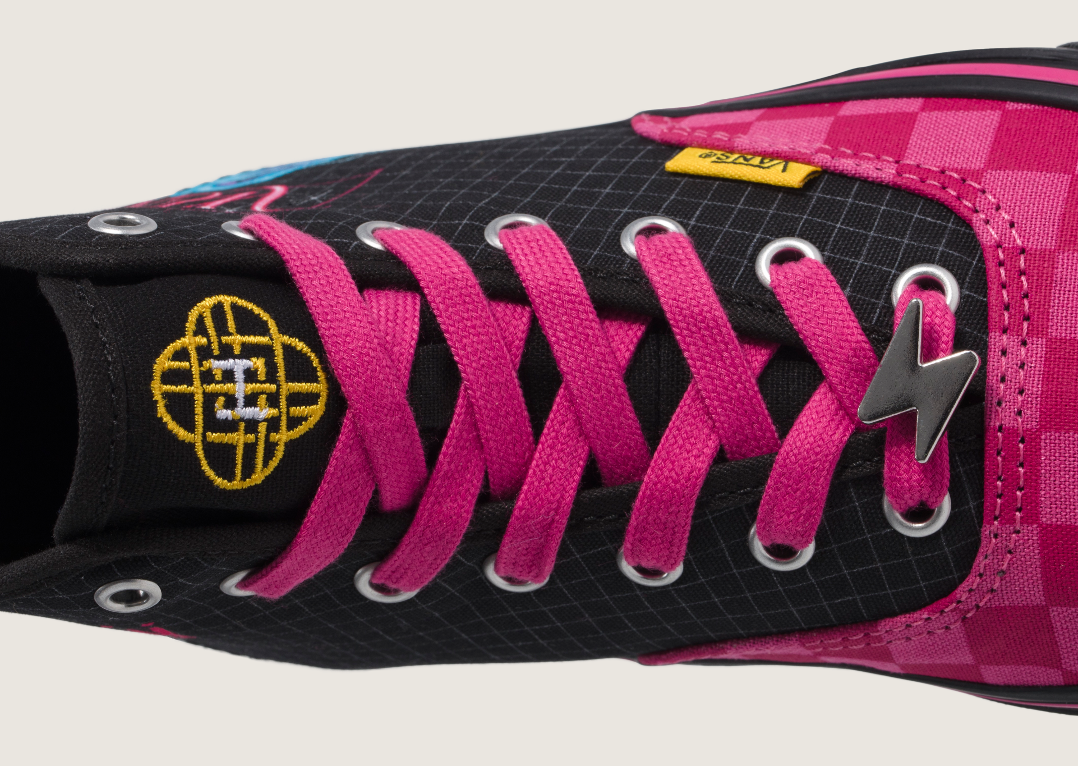 K-Pop Demon Hunters x Vans Authentic Hi Mira (GS) - Detail
